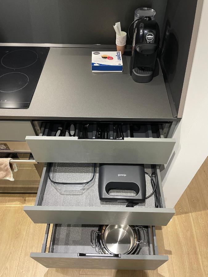 New Brilant Apartment ティラナ エクステリア 写真