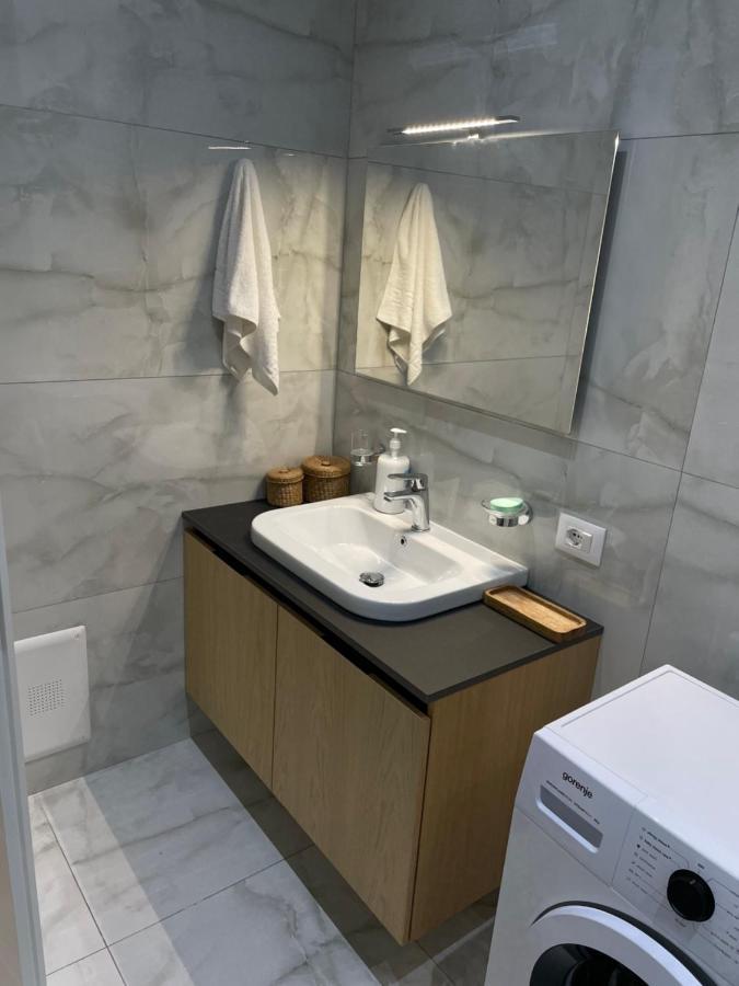 New Brilant Apartment ティラナ エクステリア 写真